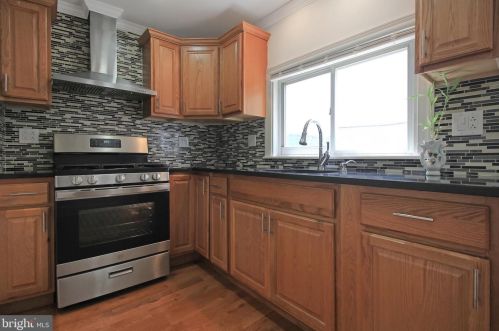 1502 Berks St, Philadelphia PA 19131-3215 exterior