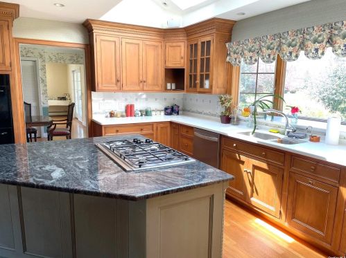 1640 Calves Neck Rd, Southold NY  11971-1214 exterior