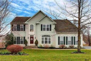 305 El Vista Dr, Hanover, PA 17331-8466
