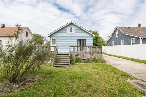 95 Ferndale Blvd, Islip Manor NY  11751-2821 exterior