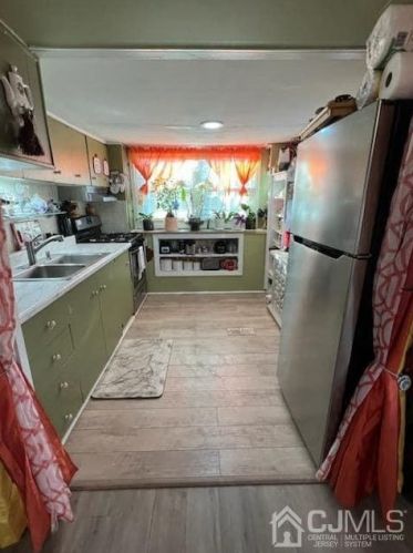 7 3rd St, Avenel NJ  07001-1640 exterior