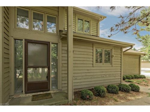 1 Dorset Ct, Cleveland, OH 44122-7514