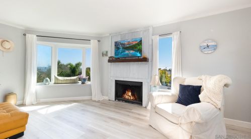 4024 Sequoia St, San Diego, CA 92109-6157