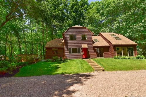 534 Hopriver Rd, Manchester, CT 06043-7609