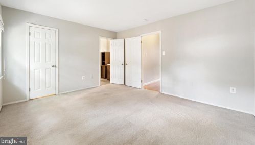 2356 Horseferry Ct, Herndon VA 20191-2733 exterior