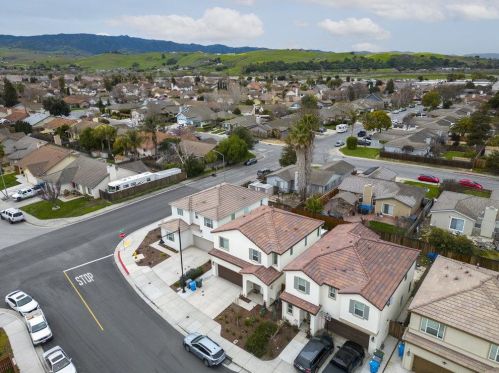 580 Gabriele Ct, Hollister CA  95023-3478 exterior