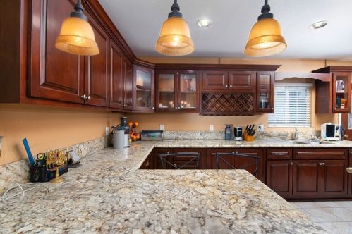 10109 Rosewood Ave, South Gate CA  90280-6461 exterior