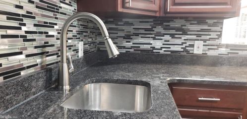 850 Longshore Ave, Philadelphia PA  19111-4423 exterior
