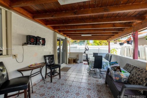 3153 70th Ter, Hialeah FL  33018-5272 exterior