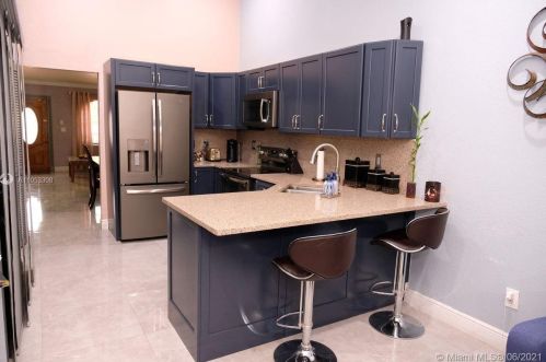 2118 54th St, Hialeah, FL 33016-2032