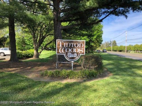 90 Oak Ln, Tinton Falls, NJ 07724-3476