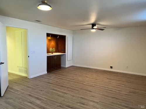 385 Vine St, Vacaville CA  95688-8704 exterior