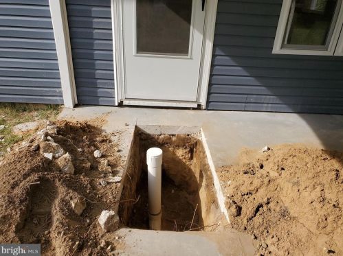 42 Bayberry Ln, Willingboro NJ  08046-1608 exterior