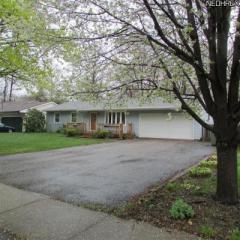 3368 Hiwood Ave, Cuyahoga Falls, OH 44224-4624