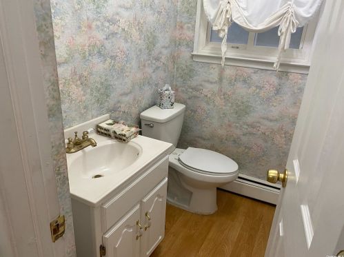 44 Oleeta Rd, Mount Sinai NY  11766-2505 exterior