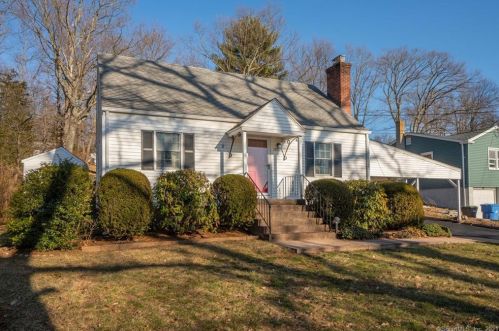 109 Greenwood Dr, Manchester, CT 06042-3437