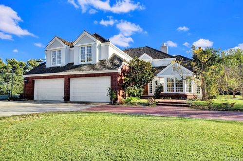 9 Leesbury Ct, Newport Beach, CA 92660-4237