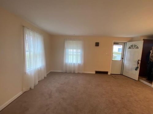 648 Elm Dr, Verona, PA 15147-2939