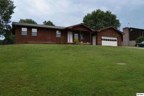 221 Mohawk Cir, Seymour, TN 37865-5947