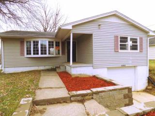 2363 10th St, Clinton, IA 52732-2010