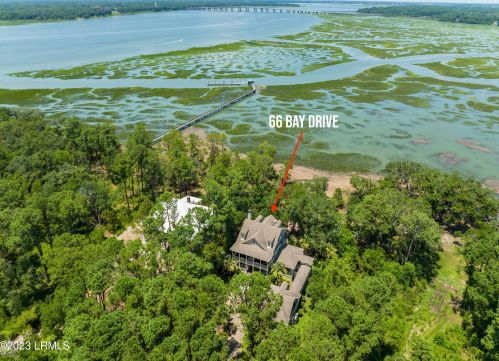 66 Bay Dr, Beaufort SC  29907-1755 exterior