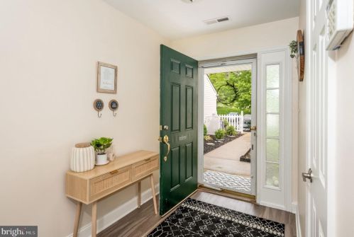 220 Windsor Ct, Glen Mills, PA 19342-2025