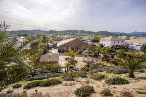 19148 Painted Rock St, Perris CA  92570-6534 exterior