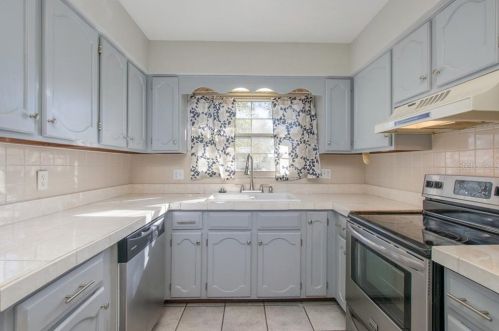 6147 Strickland Ave, Lakeland, FL 33812-4179