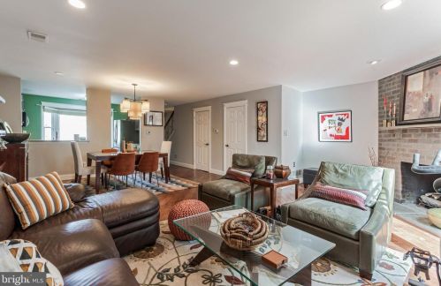 296 Stone Rdg Dr, Norristown PA  19403-5222 exterior