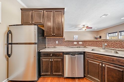 612 Whispering Pines Dr, Gibsonia PA  15044-7854 exterior