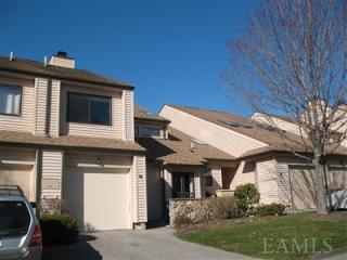 19 Hudson Watch Dr, Crotonville, NY 10562-2440