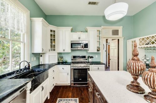 1701 21st St, Galveston TX 77550-4606 exterior