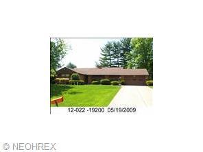 2482 Barth Dr, Youngstown, OH 44505-2102