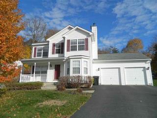 24 Cobblestone Ln, Troy, NY 12180-7405