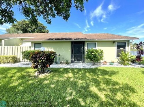 4319 Willow Pond Cir, West Palm Beach, FL 33417-8248