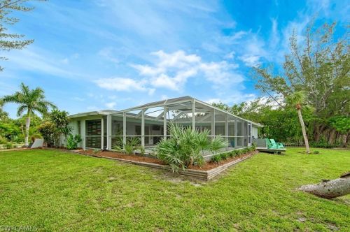 1565 Bunting Ln, Sanibel, FL 33957-4200