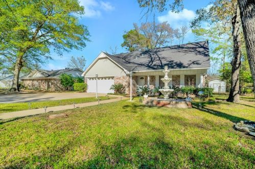 221 Normal Park Dr, Huntsville, TX 77320-3438