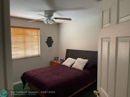 2017 101st Ln, Hollywood FL  33025-6528 exterior