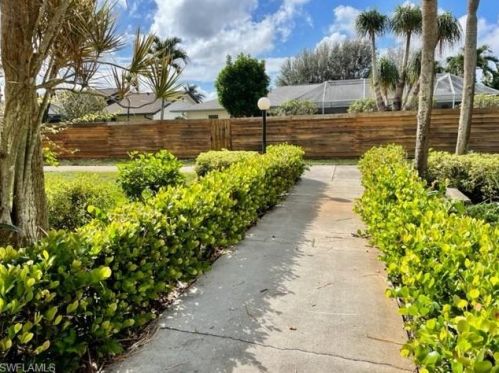 4100 Looking Glass Ln, Naples FL  34112-1200 exterior