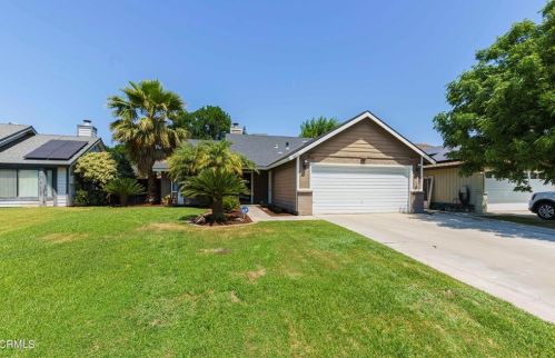 8812 Andrieu Ct, Bakersfield CA 93311-1283 exterior