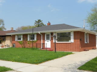 2831 Illinois St, Racine, WI 53405-4317