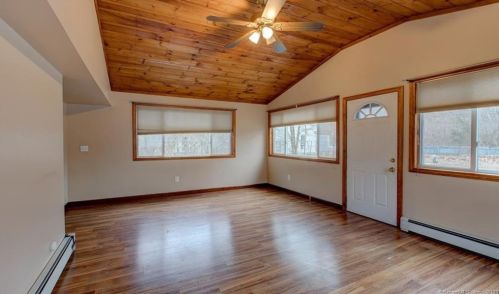 21 Moore Ave, Lyme CT  06371-1216 exterior