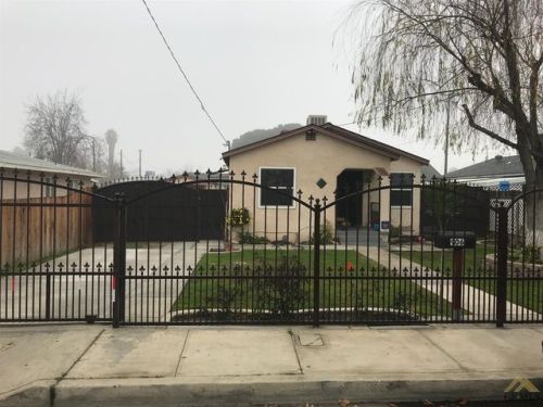 906 6th St, Bakersfield, CA 93304-2206