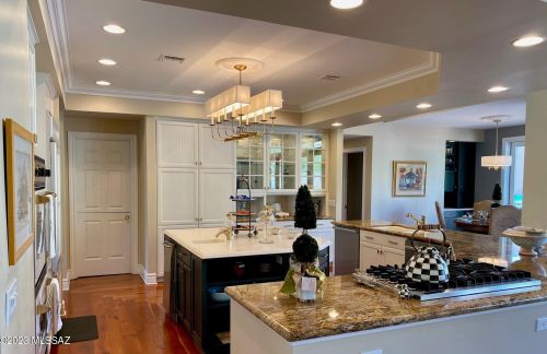 7422 Mystic Cyn Dr, Tucson AZ 85718-7805 exterior