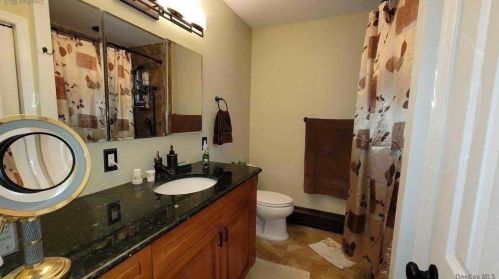 15 Mont Ave, Huntington Station NY 11746-6835 exterior