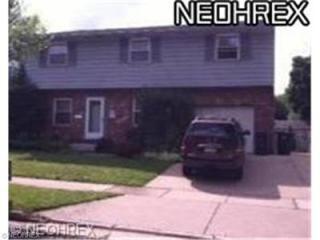 1140 Madrid Dr, Akron, OH 44313-5240