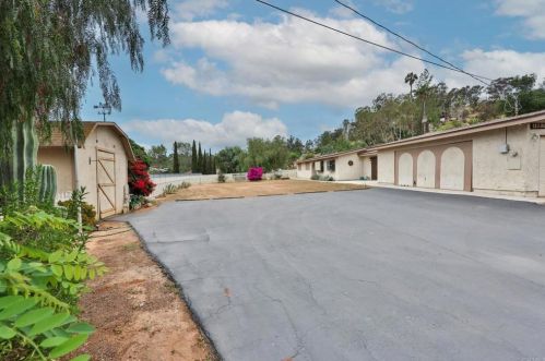 11530 Posthill Pl, Lakeside, CA 92040-1329