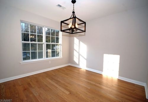 16 Springholm Dr, Berkeley Heights NJ  07922-2700 exterior