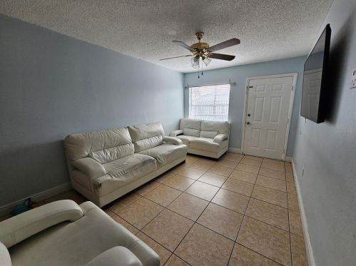 5 Lake Villa Way, Kissimmee, FL 34743-4531