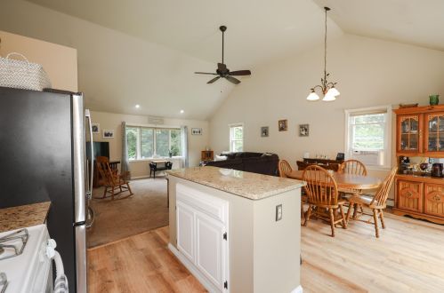100 Mount Delight Rd, Deerfield NH  03037-1318 exterior